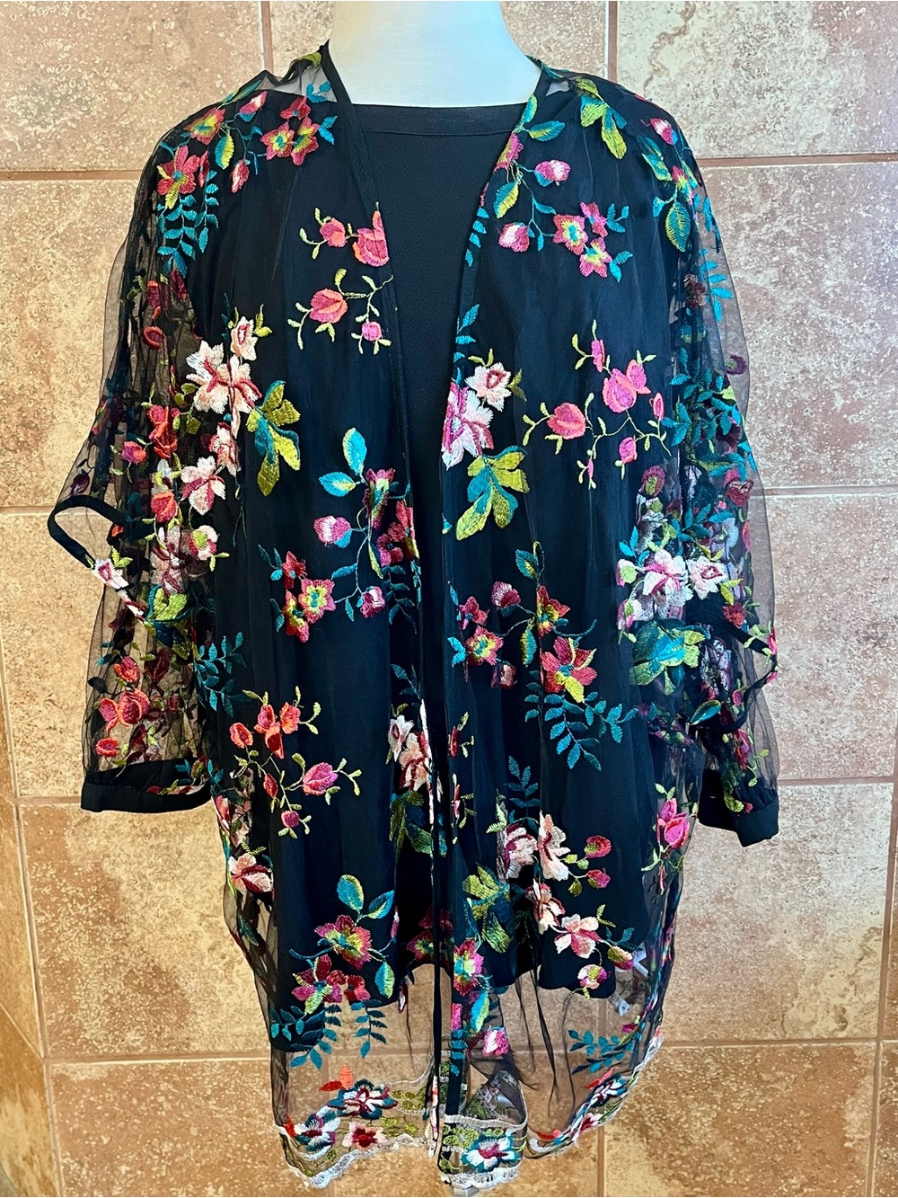 Umgee Embroidered Floral Black Mesh Kimono & Top Set M/L, XL - Picture 2 of 16